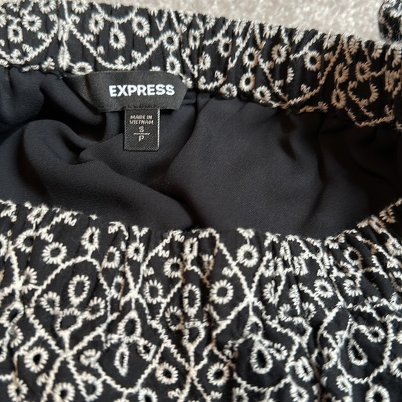 Express bubble sleeve off shoulder top size small - Picture 3 of 3